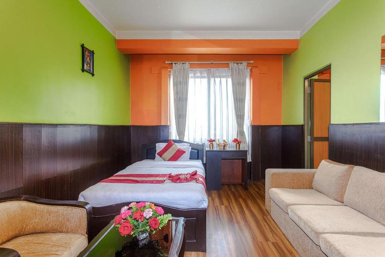 Nepalaya Hotel Катманду Екстериор снимка