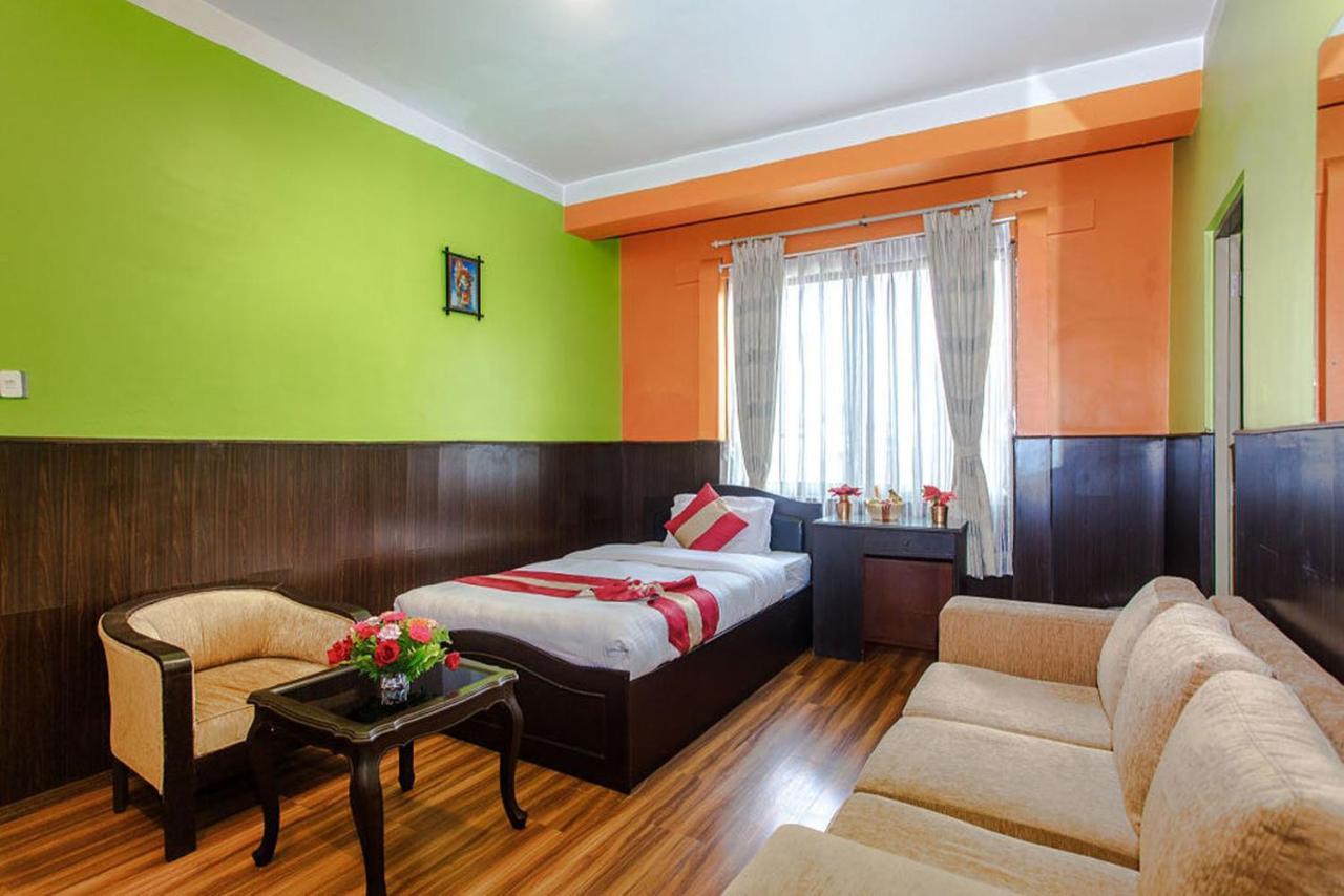 Nepalaya Hotel Катманду Екстериор снимка