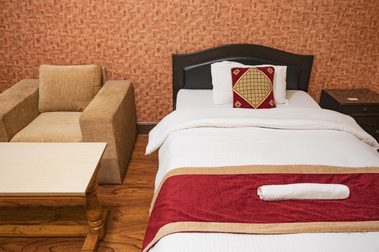 Nepalaya Hotel Катманду Екстериор снимка