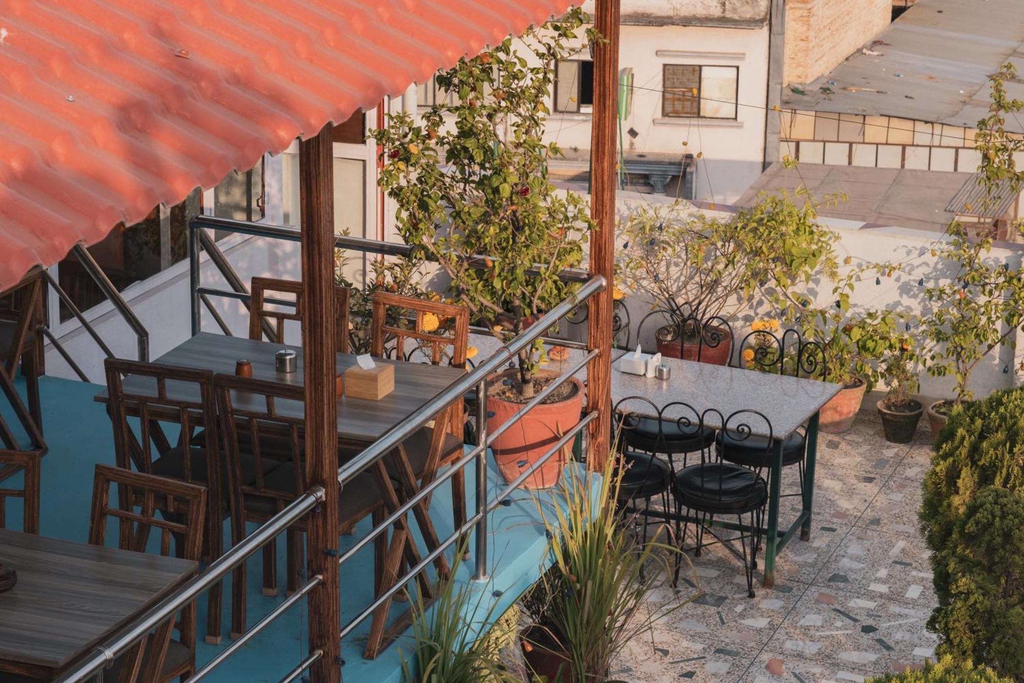 Nepalaya Hotel Катманду Екстериор снимка