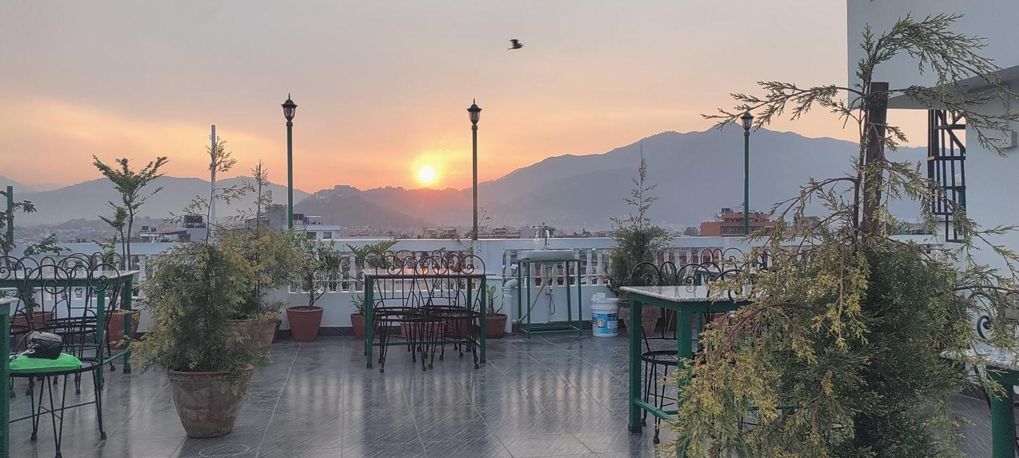 Nepalaya Hotel Катманду Екстериор снимка