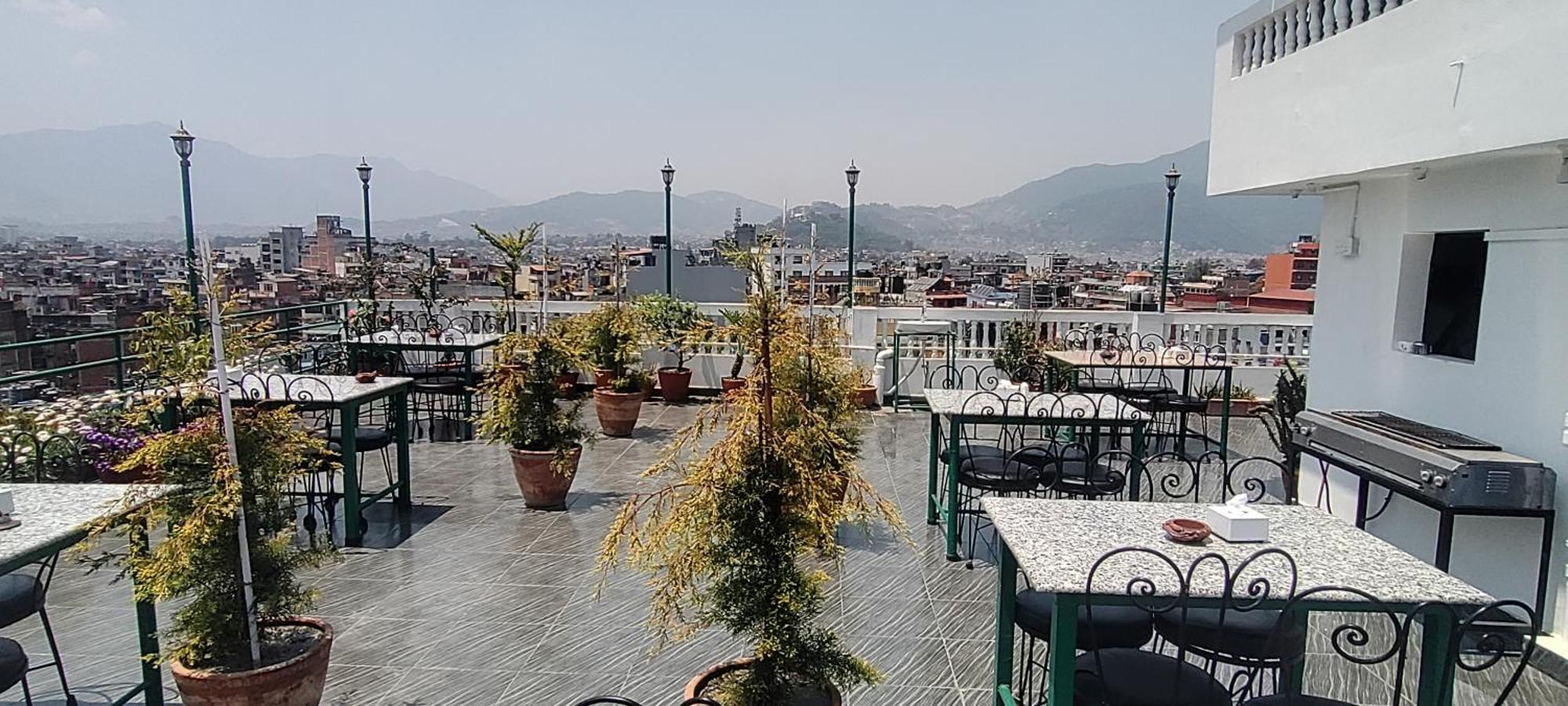 Nepalaya Hotel Катманду Екстериор снимка