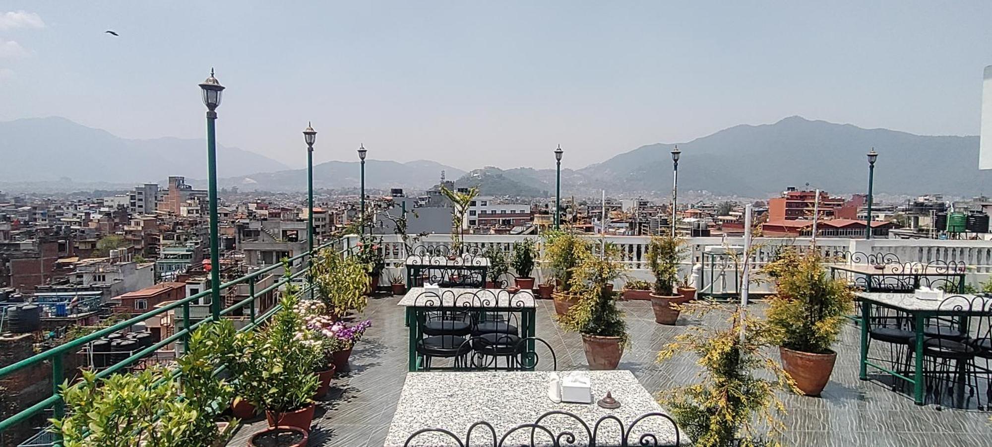 Nepalaya Hotel Катманду Екстериор снимка