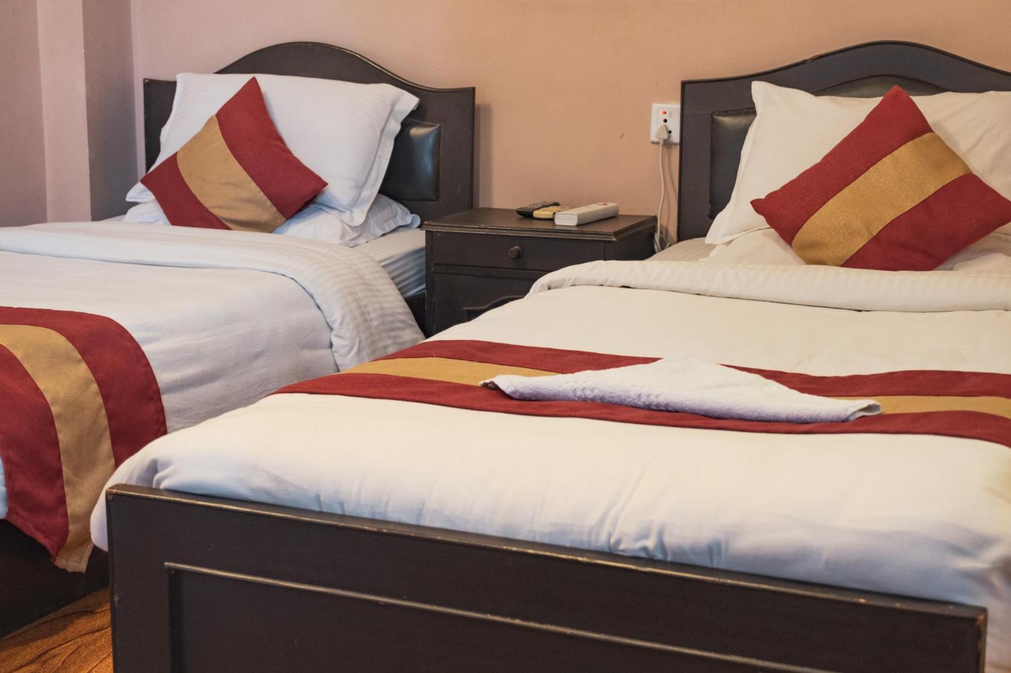 Nepalaya Hotel Катманду Екстериор снимка